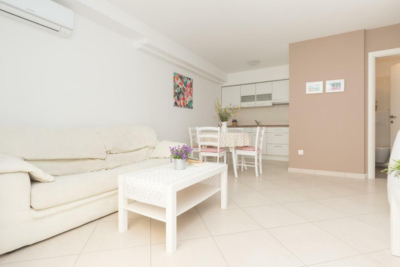 Alpeza Apartments ボル エクステリア 写真